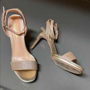 Dream Pairs Glittering Gold Heels